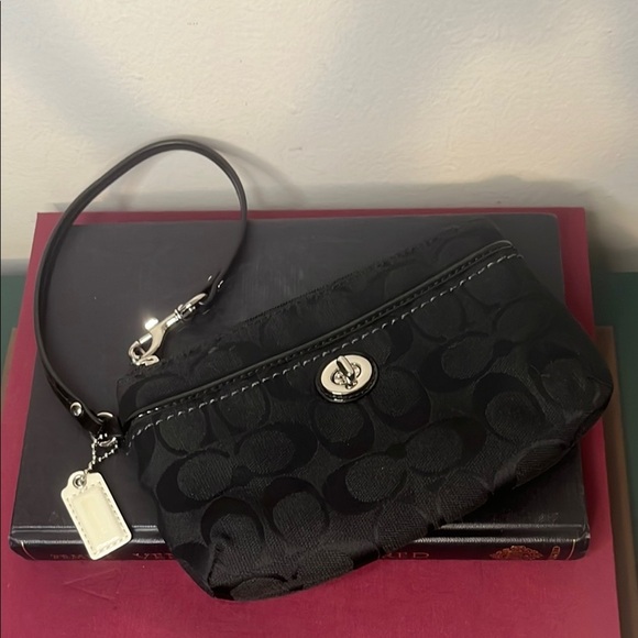 Coach Black Monogram Canvas Turn Lock Wristlet with Patent Leather Trim - Picture 1 of 11